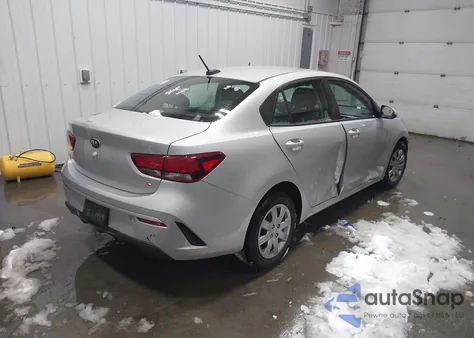 2021 Kia Rio S z USA, uszkodzony, nr VIN 3KPA24AD4ME386457